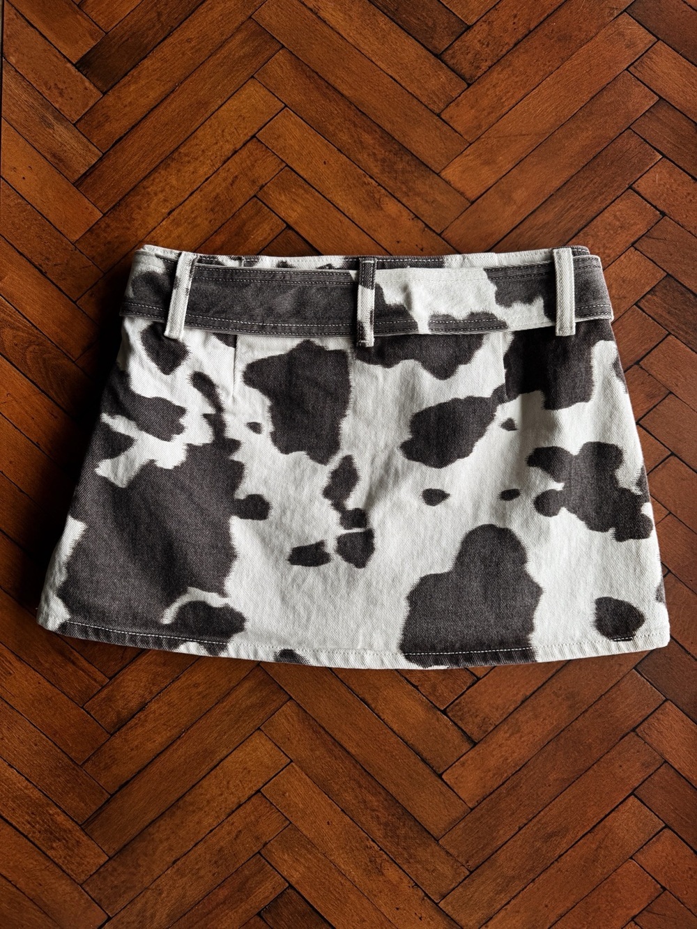 Sz 24 Abercrombie & Fitch Mid-Rise Belted Denim Cow Print Mini Skort NWT - Picture 3 of 9